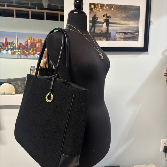 ❤️Givenchy Parfum Wool Classic Tote - Picture 2 of 7